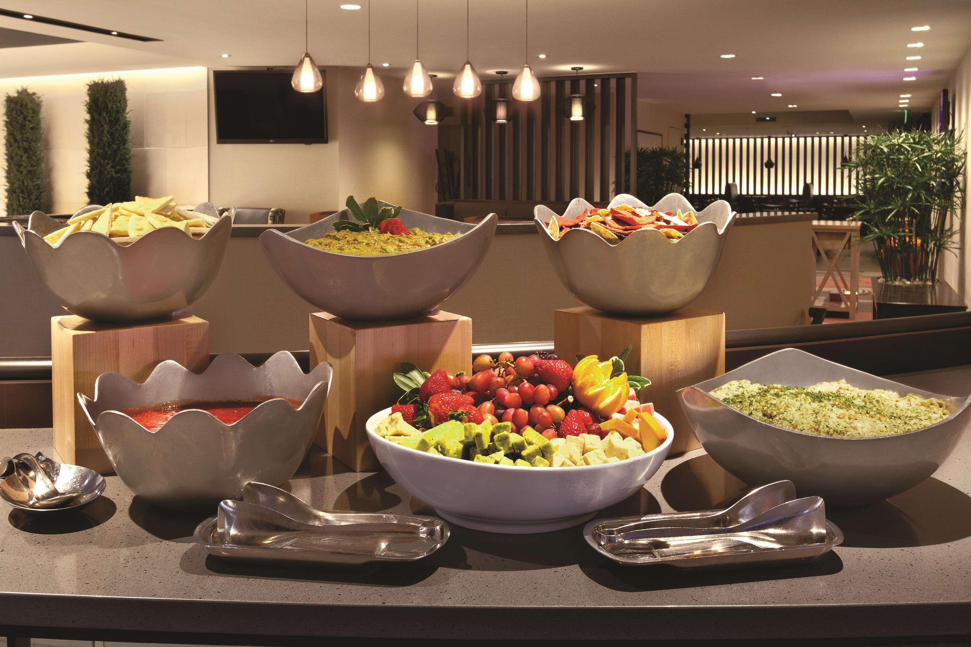 Embassy Suites Baltimore Inner Harbor Ngoại thất bức ảnh