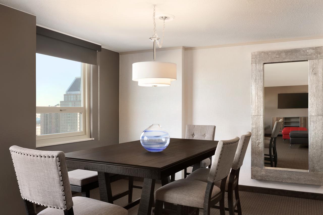 Embassy Suites Baltimore Inner Harbor Ngoại thất bức ảnh